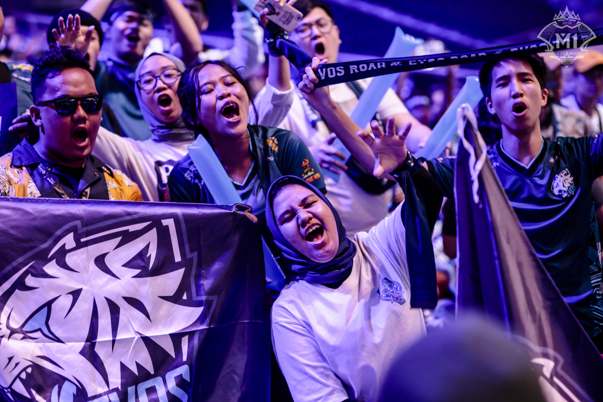 巅峰对决,激烈比拼中展现球队实力! 巅峰对决,激烈比拼中展现球队实力!