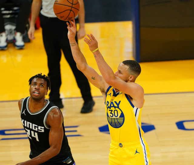 加拿大男篮力克国王,布拉德利一己之力扛起全队的简单介绍 加拿大男篮力克国王,布拉德利一己之力扛起全队的简单介绍