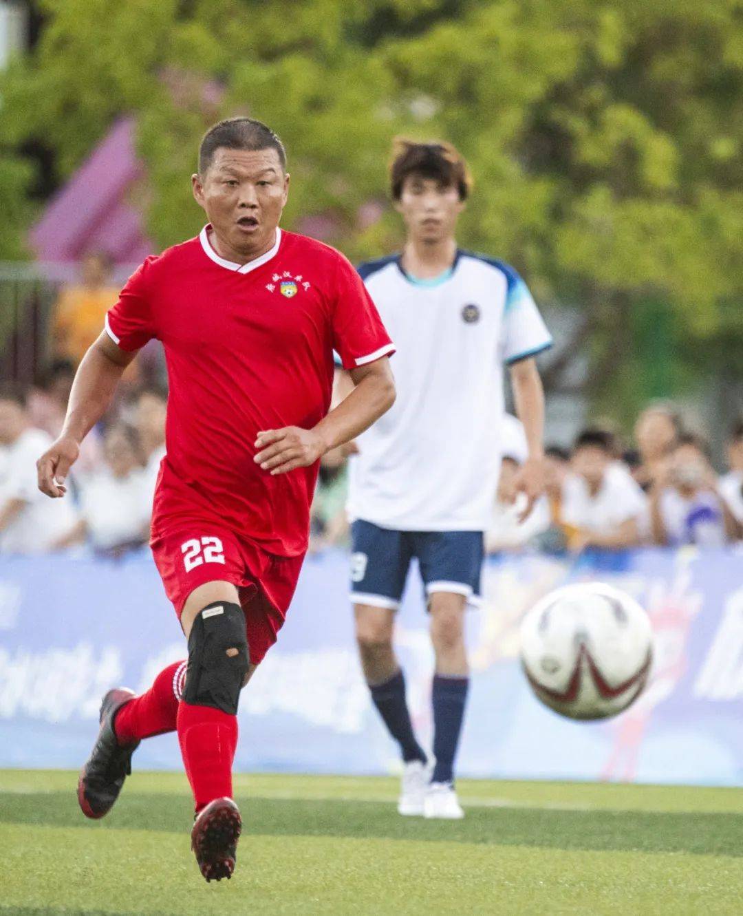 球队冠军氛围浓厚,球员斗志高昂的简单介绍 球队冠军氛围浓厚,球员斗志高昂的简单介绍