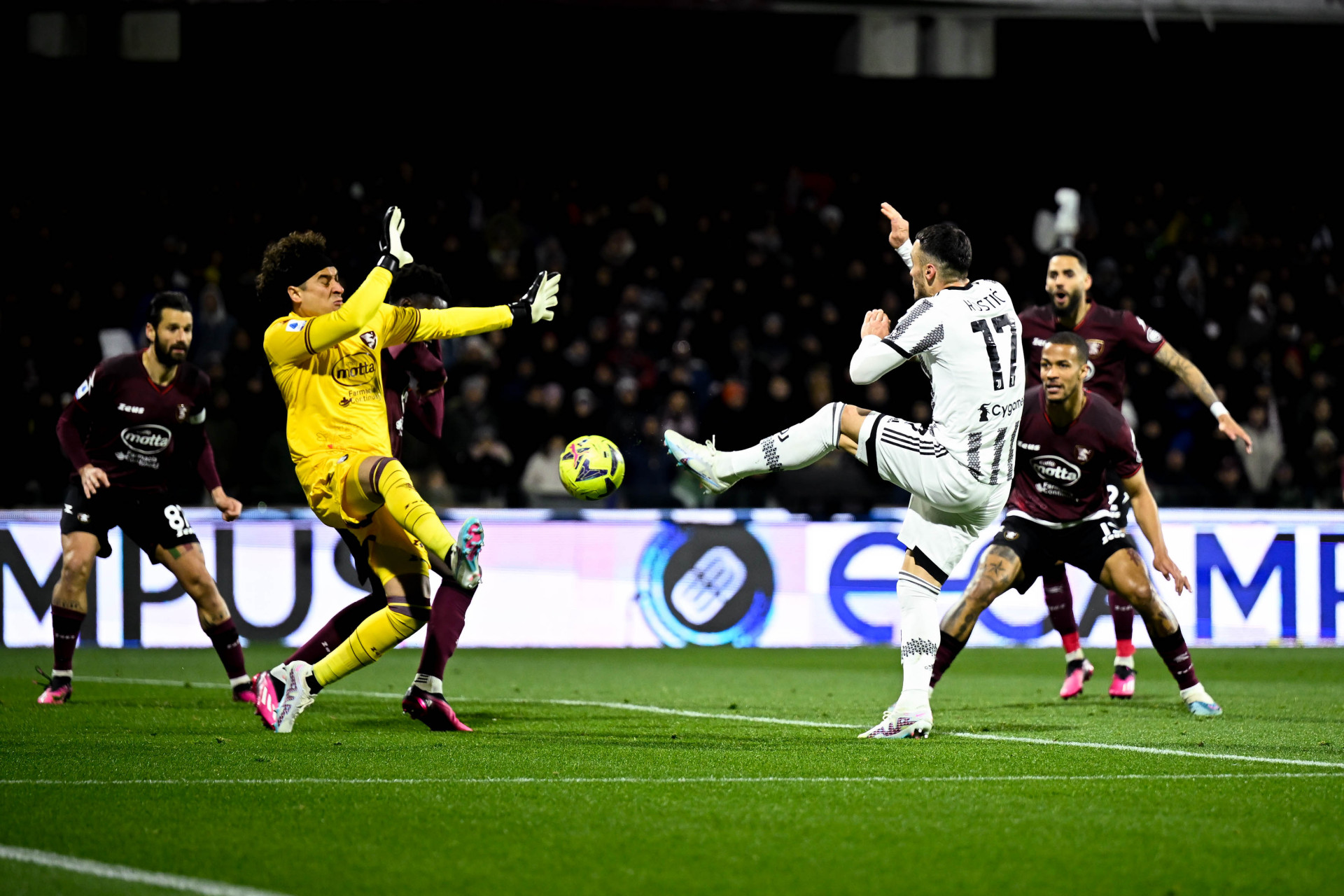 尤文图斯客场胜出,逐渐找回状态 尤文图斯客场胜出,逐渐找回状态