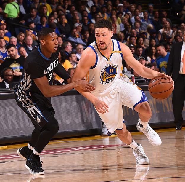 包含汉诺威客场惊险获胜，豪取三分的词条