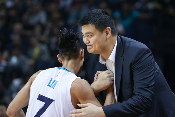 中国球员张伟宣布退役，结束了他的篮球生涯