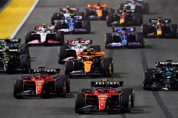 PG游戏下载-关于哈斯车队翻盘法拉利，汉密尔顿点燃赛场的信息