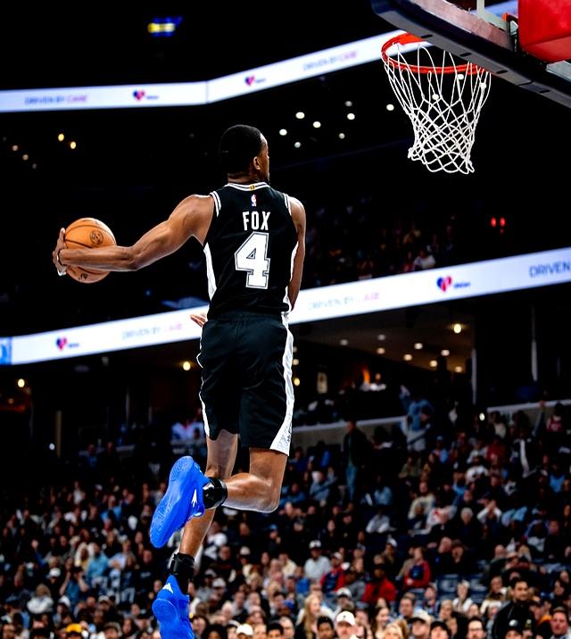 包含热火翻盘湖人，福克斯惊艳四座的词条