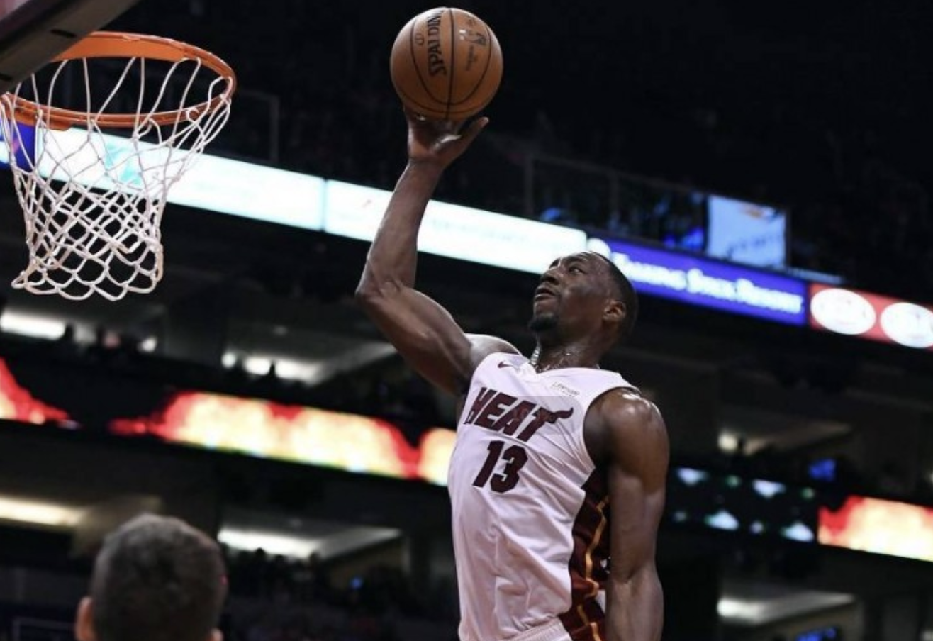 关于广东队鏖战热火，恩比德刷新纪录的信息