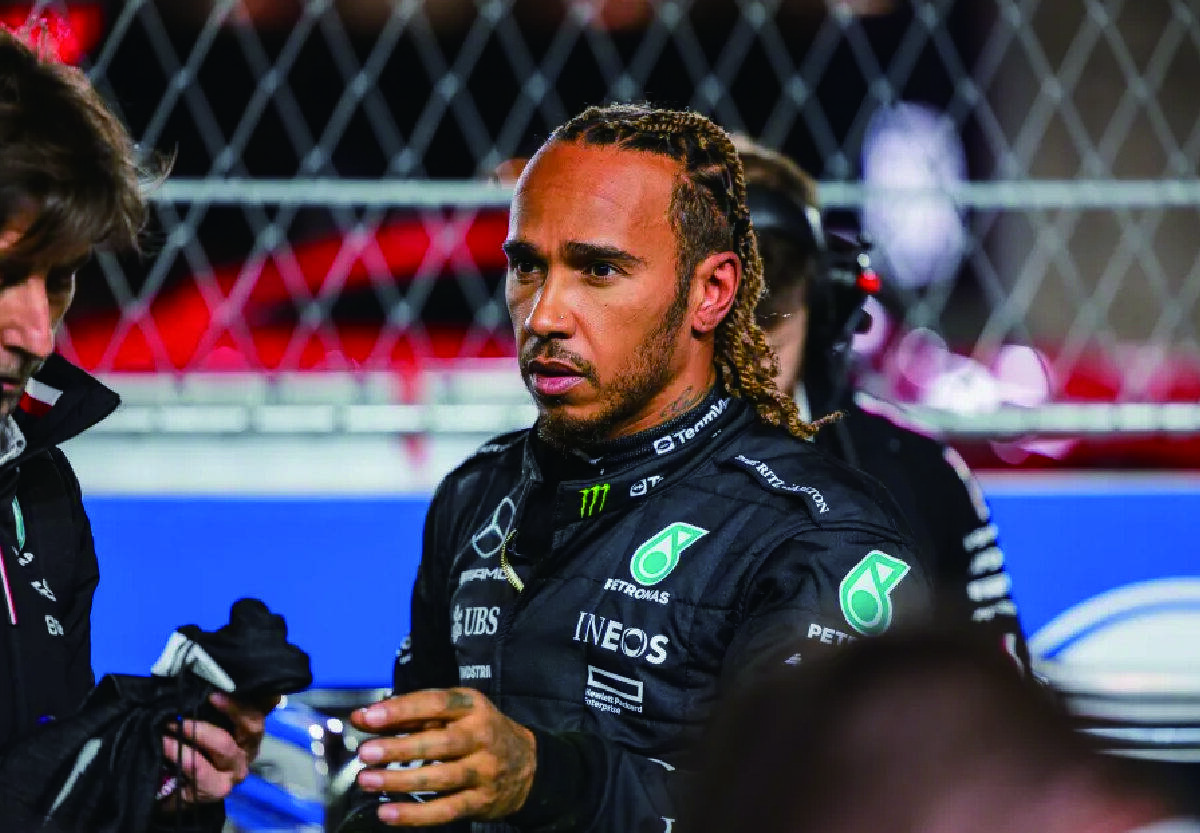 包含雷诺车队险胜红牛二队，汉密尔顿统治全场的词条