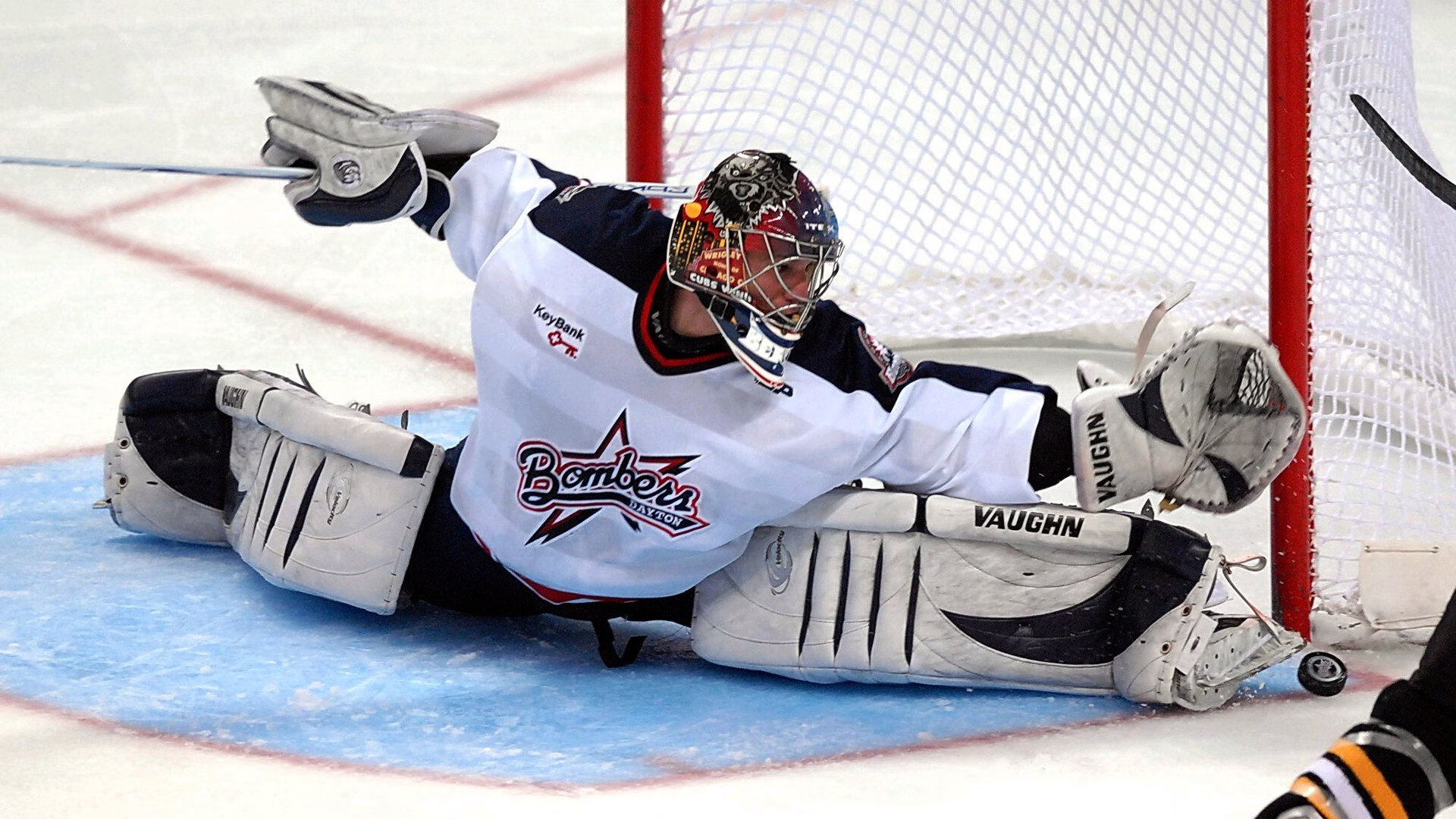 跨界主宰,当库里在F1终点线前投进制胜超车