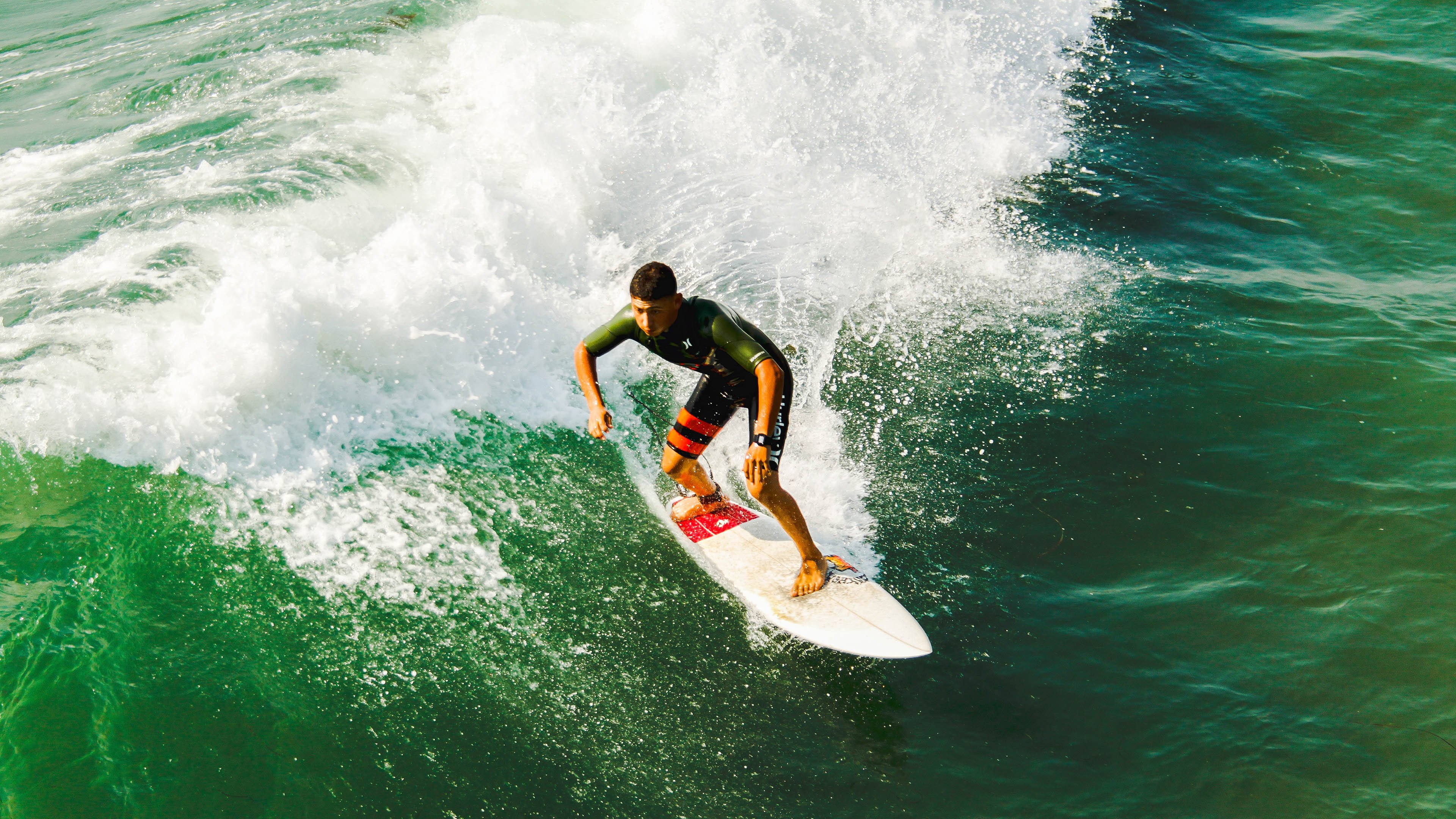 布克赛后评分拉满，黄蜂客场力克猛龙