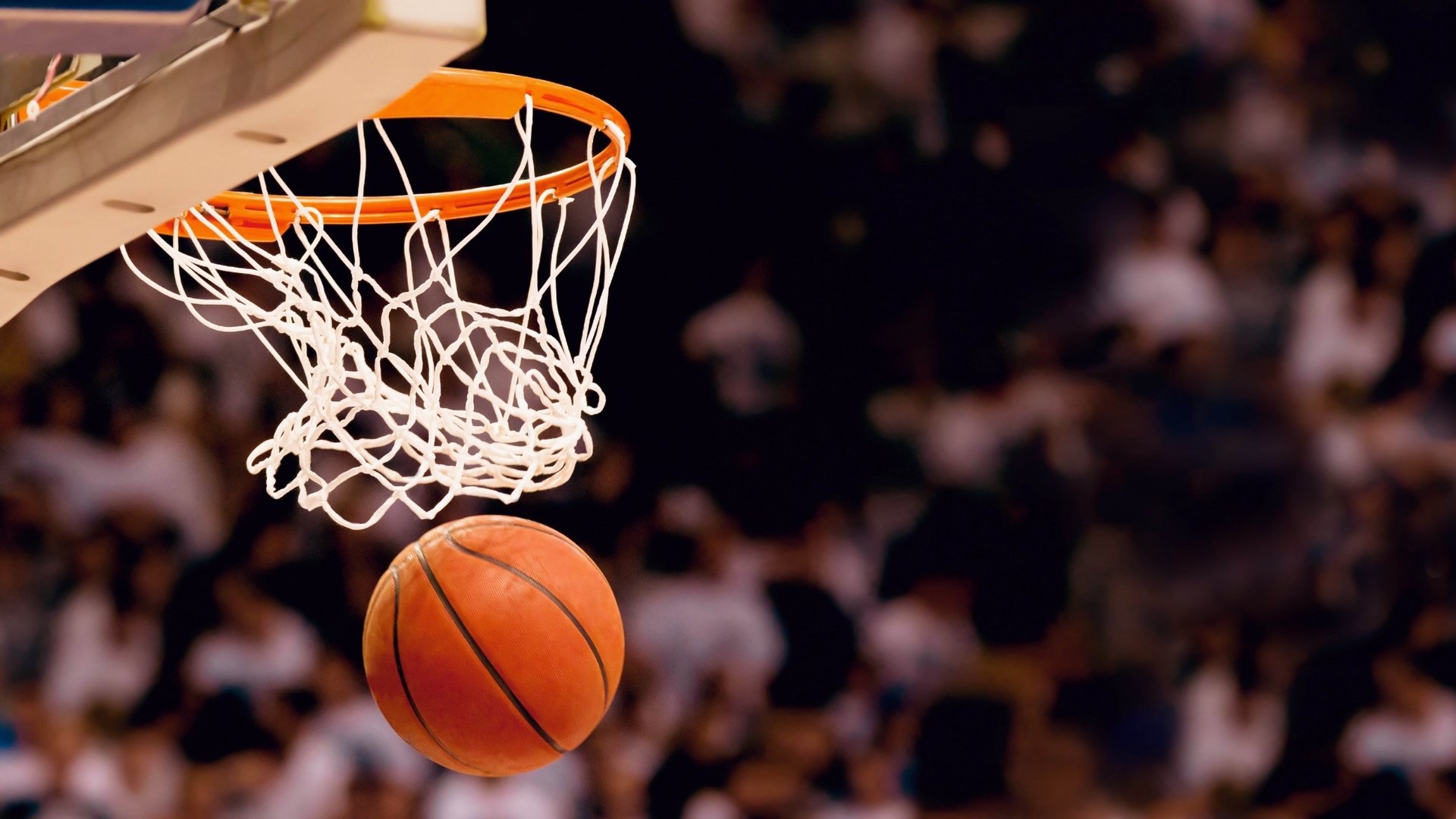 深圳队决胜局带走掘金，西亚卡姆在NBA季后赛接管比赛